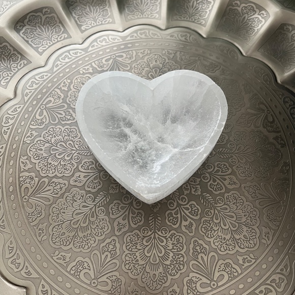 White Selenite Heart Bowl - Picture 2 of 3